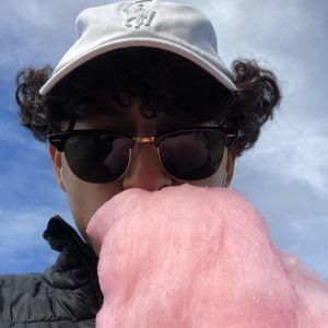 Meet your Posher, Brandon y.